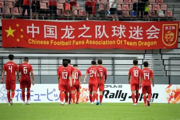 红黑军团打算从比利亚雷亚尔提前召回加比亚，并再签下一名新中卫。
